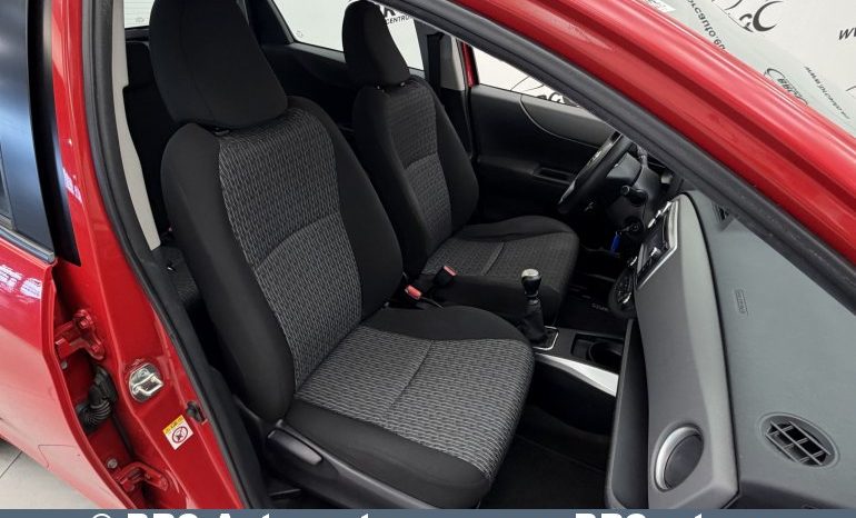 Toyota Yaris 1.3 VVT-i 2013 full