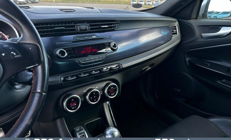 Alfa Romeo Giulietta 1.6 JTDm 2010 full