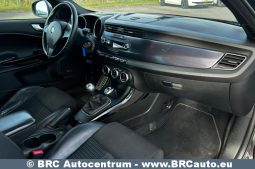 Alfa Romeo Giulietta 1.6 JTDm 2010 full