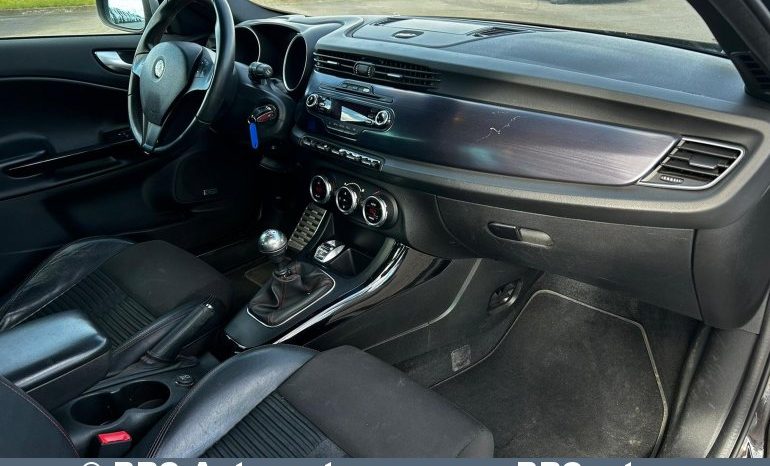 Alfa Romeo Giulietta 1.6 JTDm 2010 full