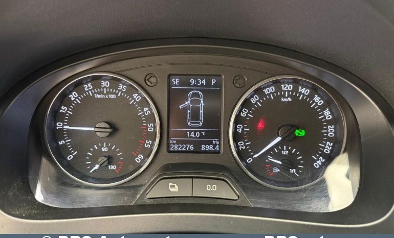 Skoda Rapid 1.6 TDI DSG Spaceback Ambiente 2013 full