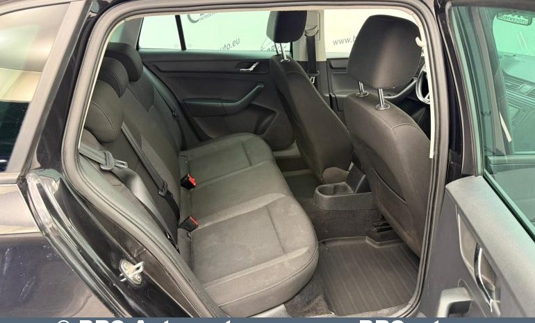 Skoda Rapid 1.6 TDI DSG Spaceback Ambiente 2013 full