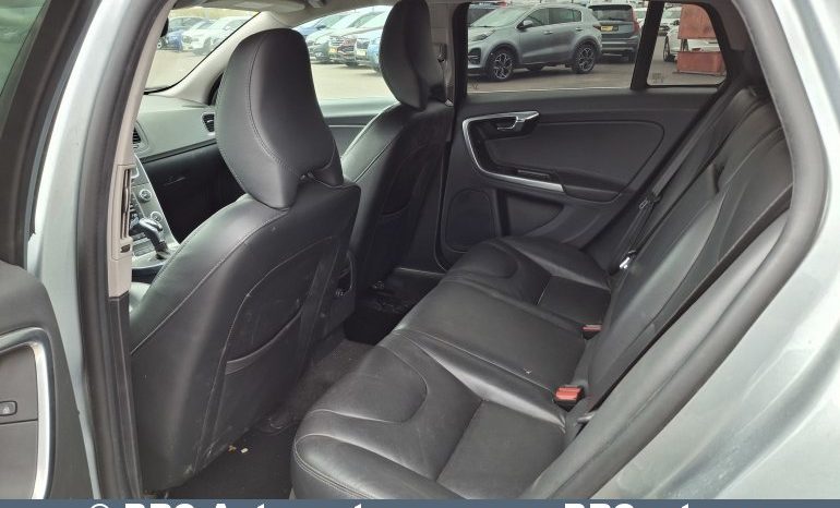 Volvo V60 2.4 D6 AWD Plug-in Hybrid Automatas 2015 full