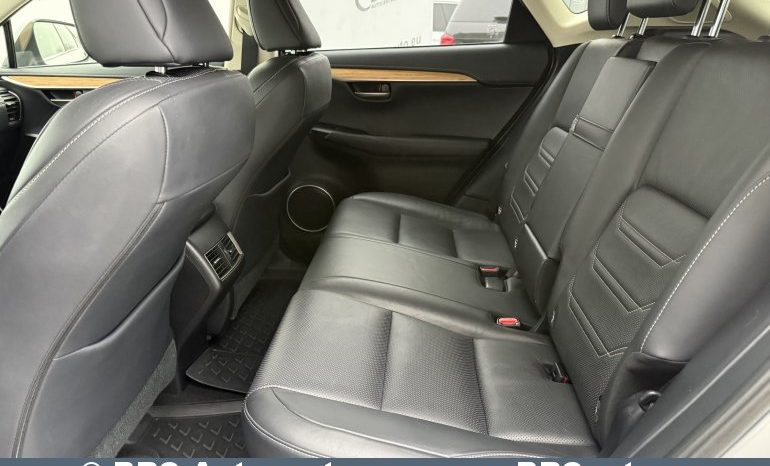 Lexus NX300h Hybrid e-Four e-CVT Automatas 2015 full
