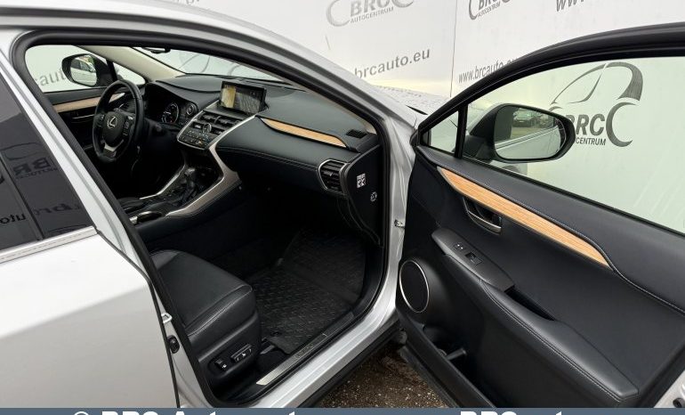 Lexus NX300h Hybrid e-Four e-CVT Automatas 2015 full