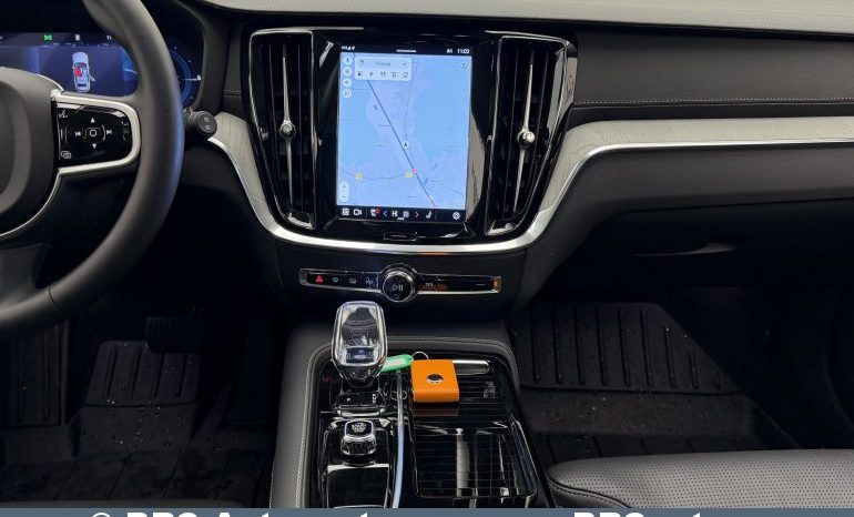 Volvo V60 Plug-in AWD T8 Twin Engine 2025 full