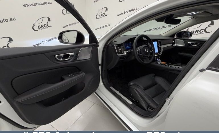 Volvo V60 Plug-in AWD T8 Twin Engine 2025 full