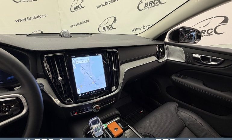 Volvo V60 Plug-in AWD T8 Twin Engine 2025 full