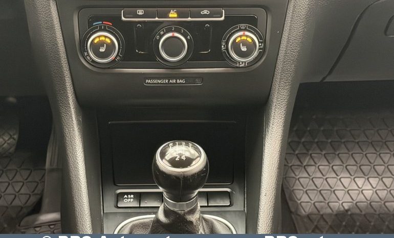 Volkswagen Golf 1.6 TDI Trendline 2012 full