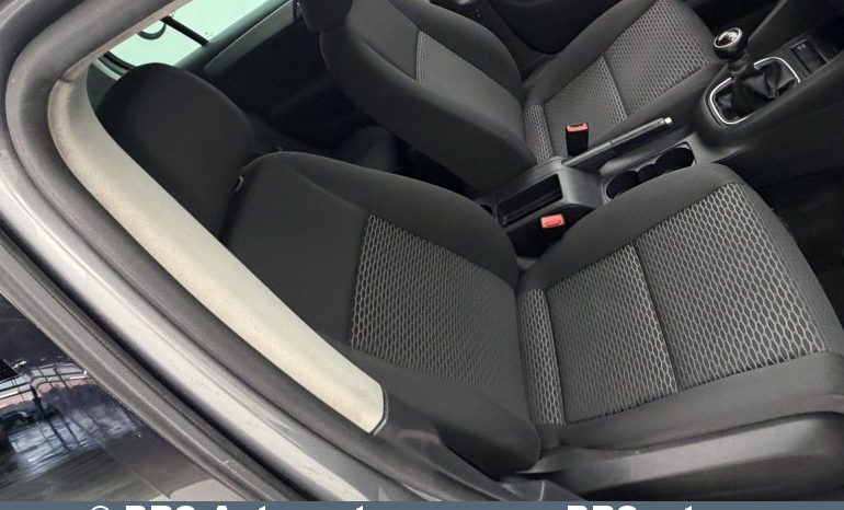 Volkswagen Golf 1.6 TDI Trendline 2012 full