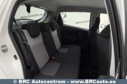 Toyota Yaris 1.5 S-Tier Hybrid Comfort Automatas 2017 full