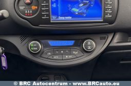 Toyota Yaris 1.5 S-Tier Hybrid Comfort Automatas 2017 full