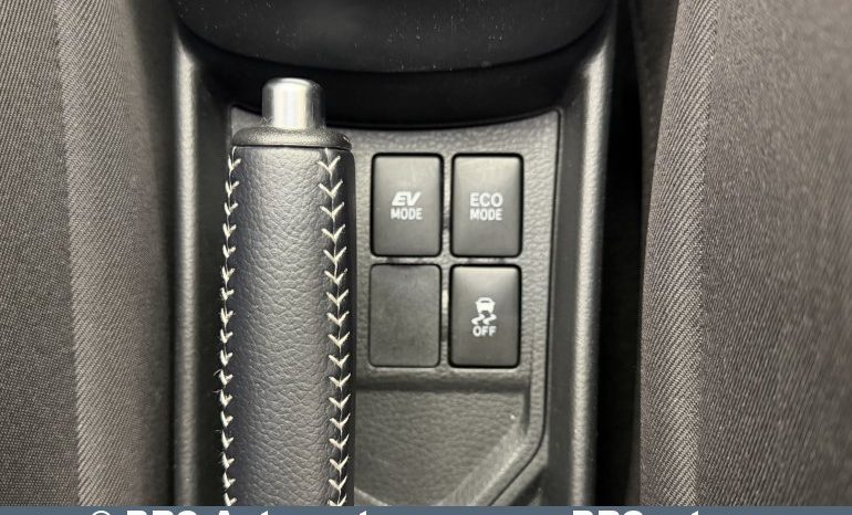 Toyota Yaris 1.5 S-Tier Hybrid Comfort Automatas 2017 full