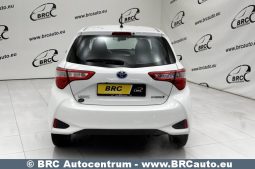 Toyota Yaris 1.5 S-Tier Hybrid Comfort Automatas 2017 full