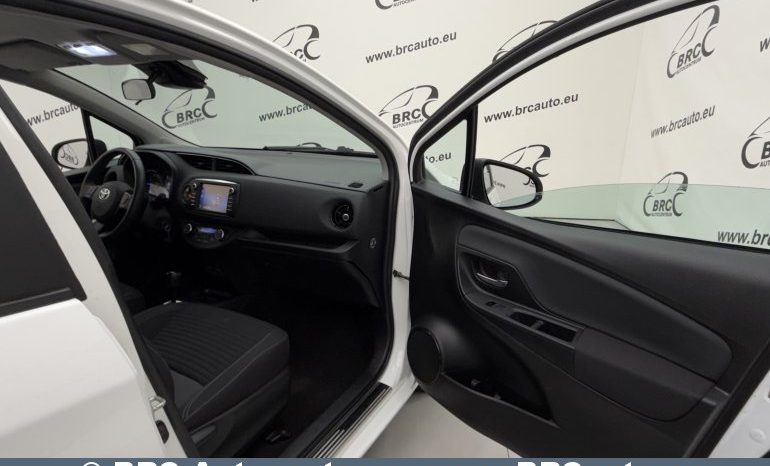 Toyota Yaris 1.5 S-Tier Hybrid Comfort Automatas 2017 full