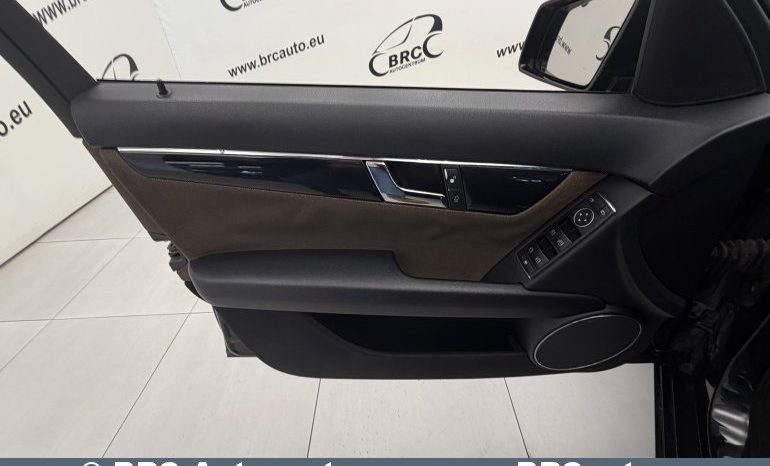 Mercedes-Benz C 180  2011 full