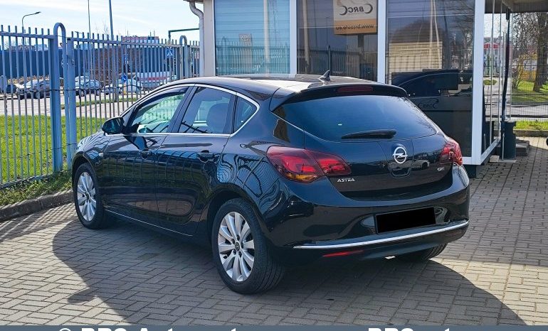 Opel Astra 1.7 CDTI 2010 full