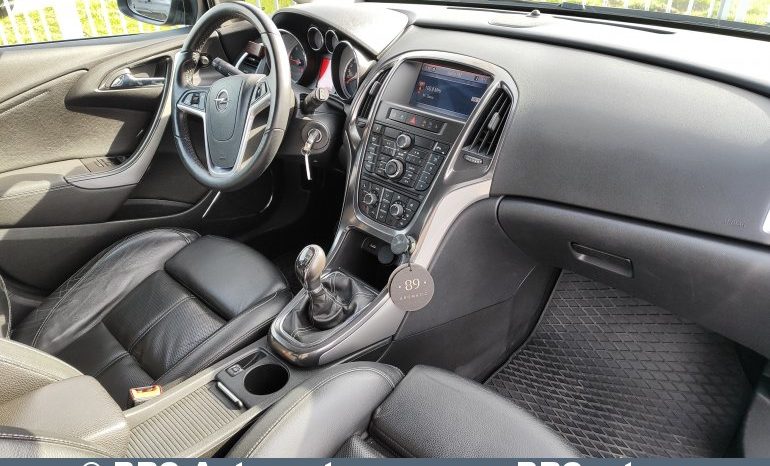 Opel Astra 1.7 CDTI 2010 full