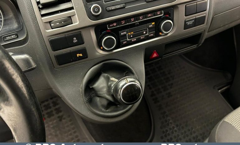 Volkswagen Caravelle 2.0 TDI 2015 full