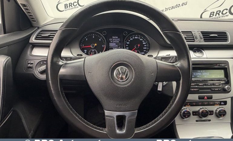 Volkswagen Passat Variant 1.6TDI Bluemotion 2012 full