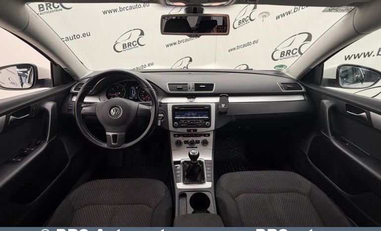 Volkswagen Passat Variant 1.6TDI Bluemotion 2012 full