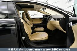 Tesla Model S P85 2013