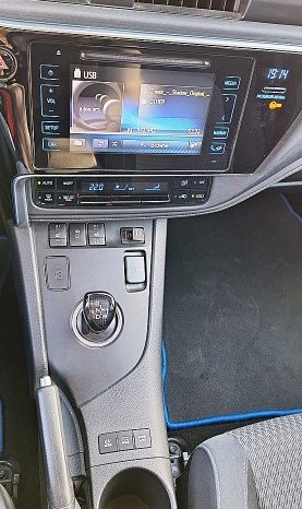 Toyota Auris 2017 full