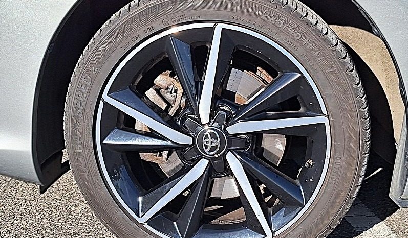 Toyota Auris 2017 full