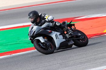 CFMoto 675SR-R (Gamintojo nuotr.)