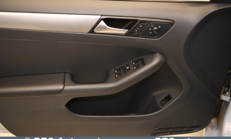 
								Volkswagen Jetta TSI Bluemotion Automatas 2016 full									
