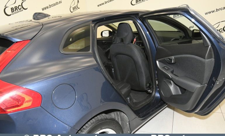 
								Volvo V40 D2 2012 full									