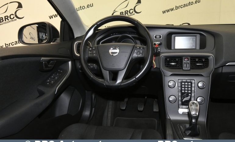 
								Volvo V40 D2 2012 full									
