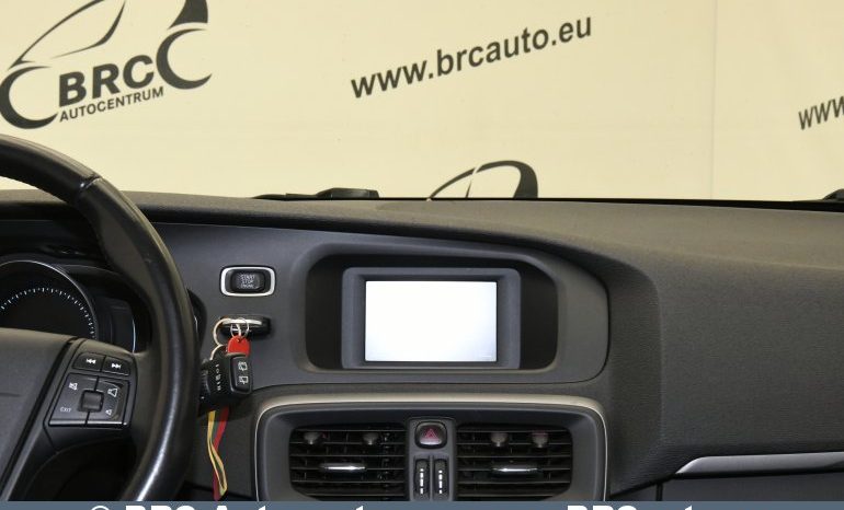
								Volvo V40 D2 2012 full									
