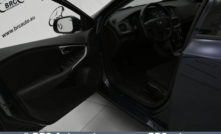 
								Volvo V40 D2 2012 full									