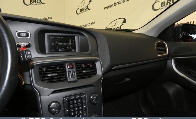 
								Volvo V40 D2 2012 full									