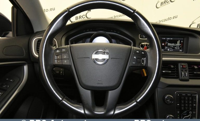 
								Volvo V40 D2 2012 full									