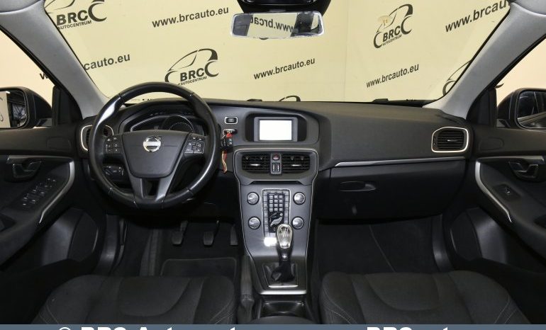 
								Volvo V40 D2 2012 full									