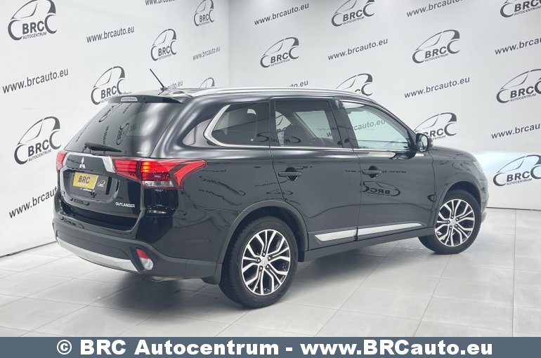 Mitsubishi Outlander 2.0 4WD CVT Automatas 2016
