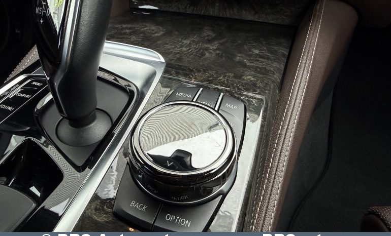 
								BMW M550 4.4 xDrive Automatas 2018 full									