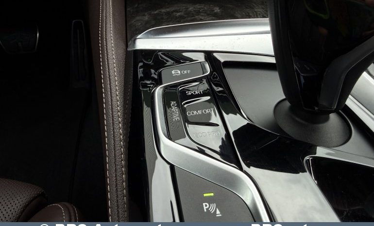 
								BMW M550 4.4 xDrive Automatas 2018 full									