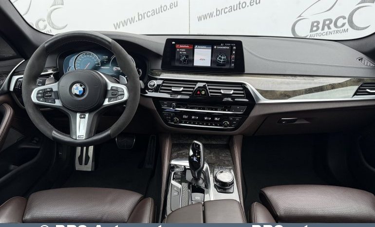 
								BMW M550 4.4 xDrive Automatas 2018 full									