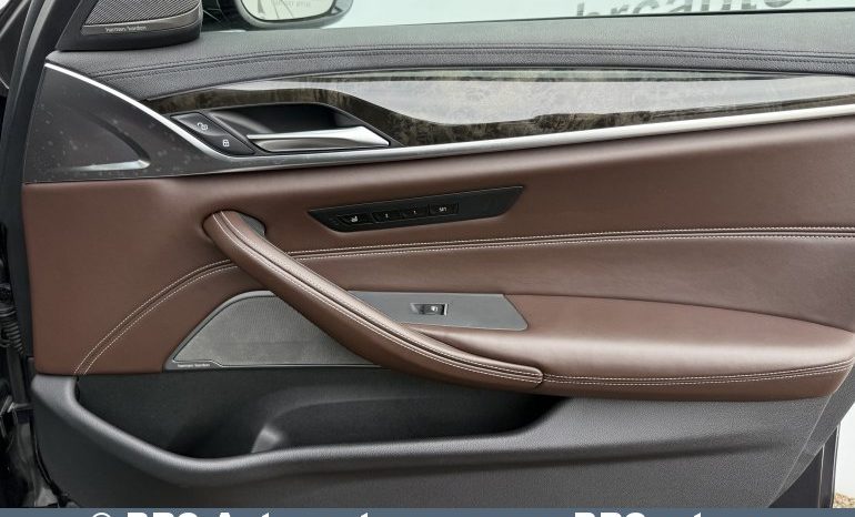 
								BMW M550 4.4 xDrive Automatas 2018 full									