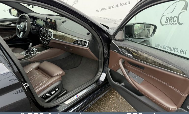 
								BMW M550 4.4 xDrive Automatas 2018 full									