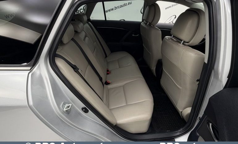 
								Toyota Avensis 2.2 D-CAT Wagon Automatas 2011 full									