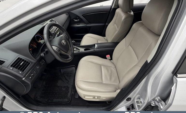 
								Toyota Avensis 2.2 D-CAT Wagon Automatas 2011 full									