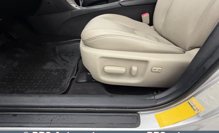 
								Toyota Avensis 2.2 D-CAT Wagon Automatas 2011 full									