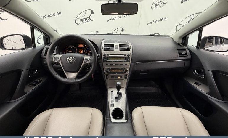 
								Toyota Avensis 2.2 D-CAT Wagon Automatas 2011 full									