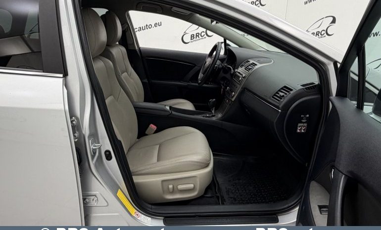 
								Toyota Avensis 2.2 D-CAT Wagon Automatas 2011 full									