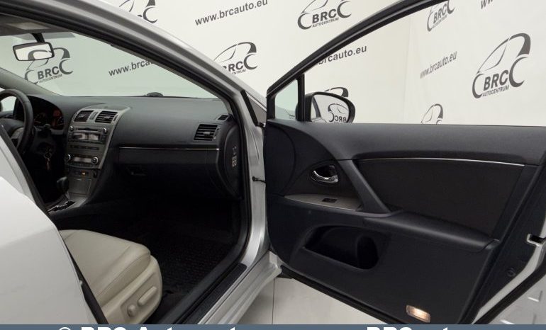 
								Toyota Avensis 2.2 D-CAT Wagon Automatas 2011 full									