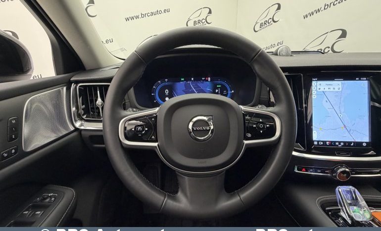 
								Volvo V60 Plug-in AWD T8 Twin Engine 2025 full									